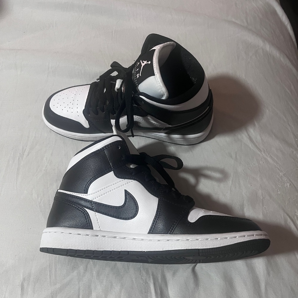 Ladies Air Jordans size 6
